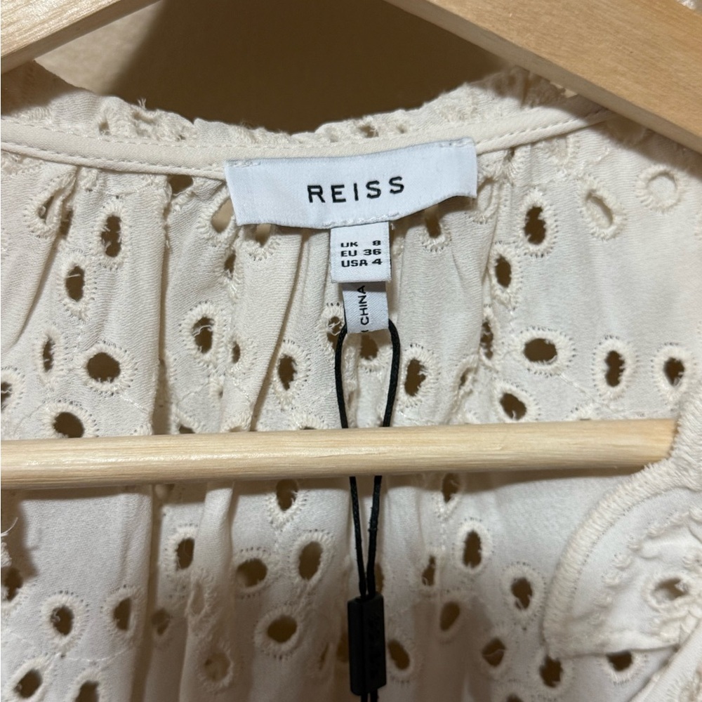 NWT REISS Flora Eyelet Scalloped Sleeves Ivory Cream Top Blouse - Size 4 - Picture 5 of 5